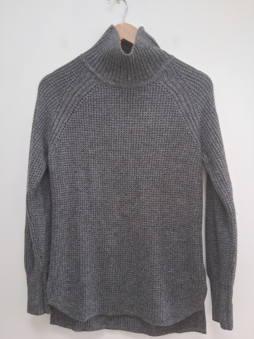 Banana Republic Women's Charcoal  Ribbed Turtleneck Sweater Small Minimalist